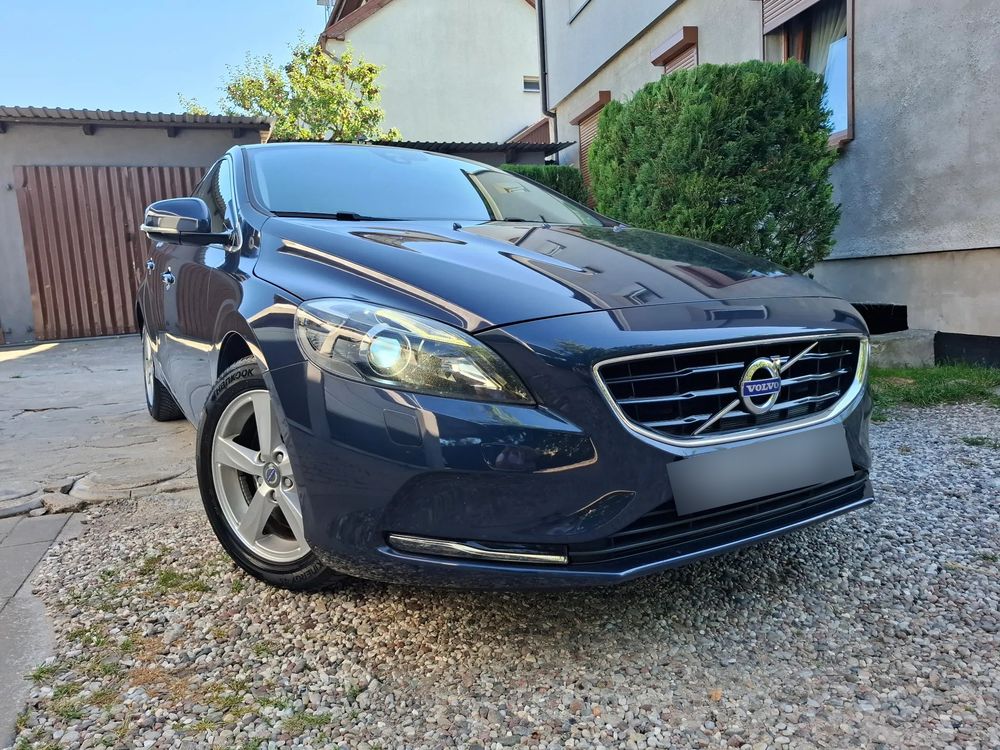 Volvo V40 II (2012-) D4 Momentum 2014