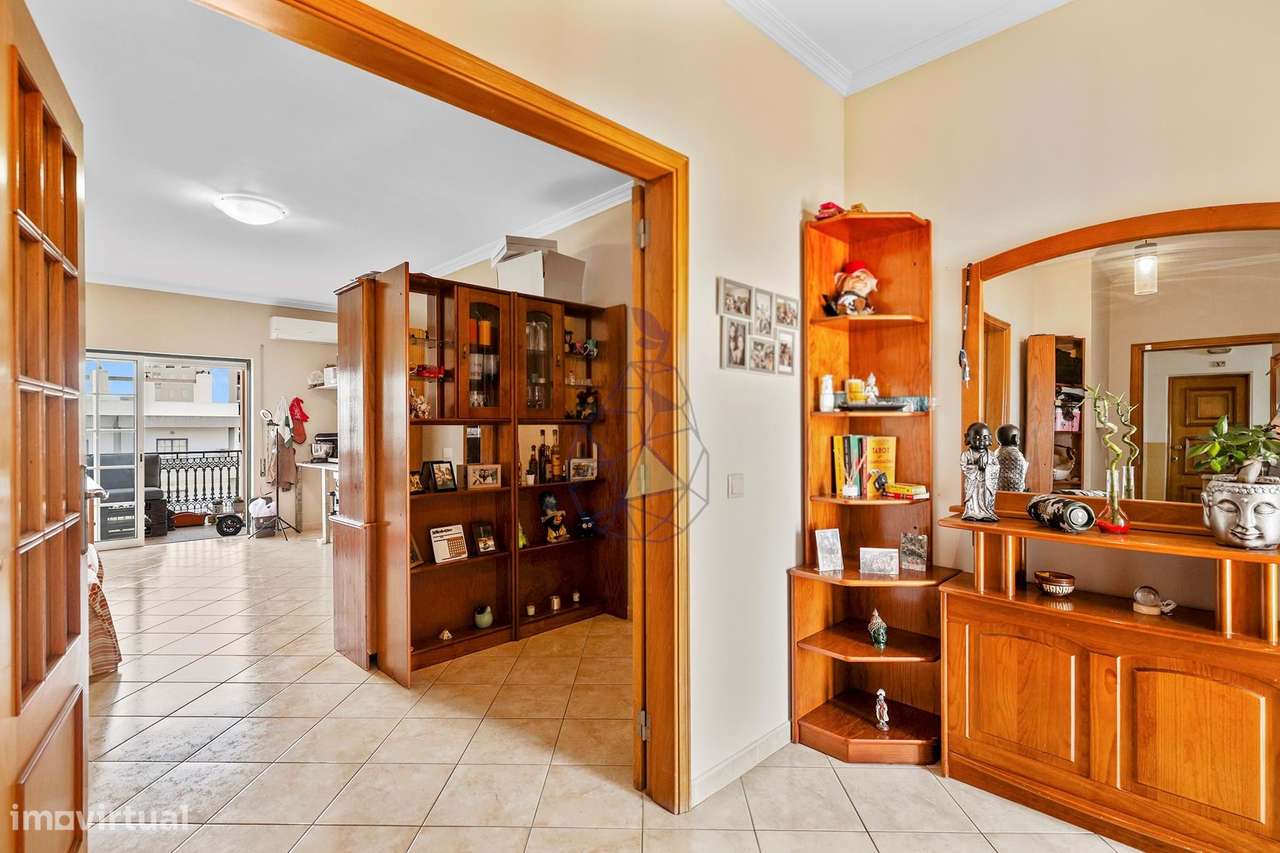 Apartamento T1+3 com Vista Mar do terraço em Quarteira-16