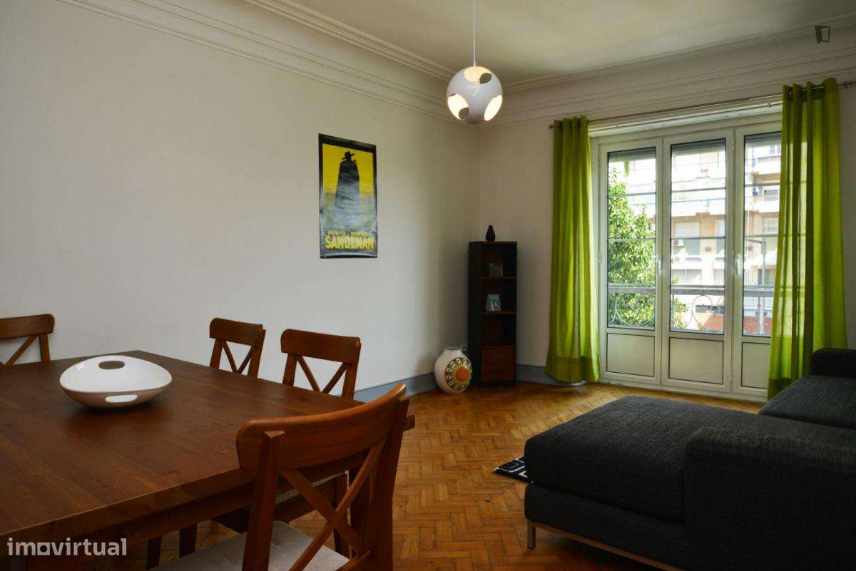 Quarto - localizado em Restelo Lisbon - Grande imagem: 3/12