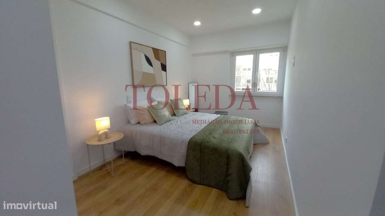 T3 com Varanda Remodelado em Benfica-10