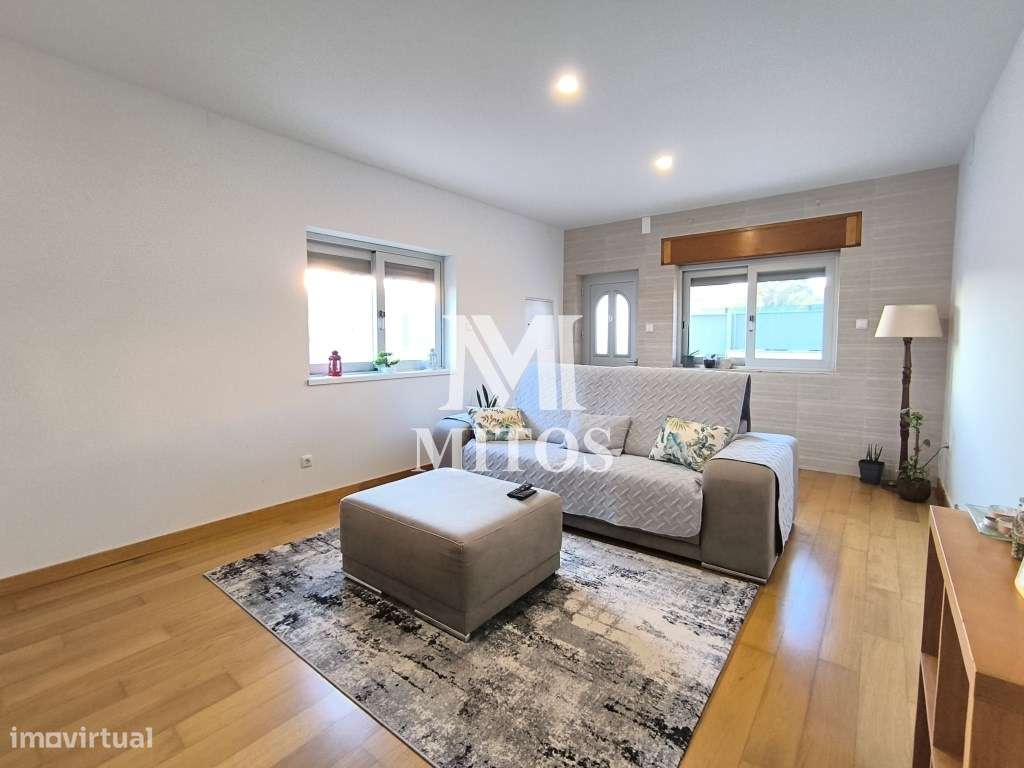 Andar Moradia T4 renovado para venda na Meadela - Viana do Castelo - Grande imagem: 2/22