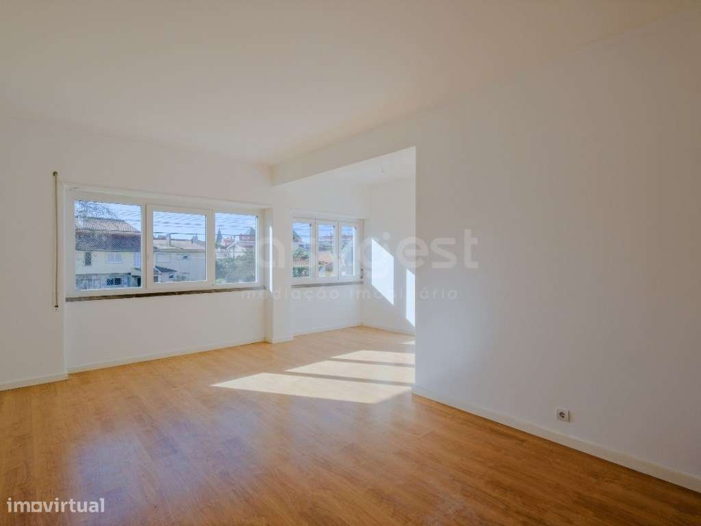 T4 renovado com terraço na zona mais nobre da Parede - Grande imagem: 3/34