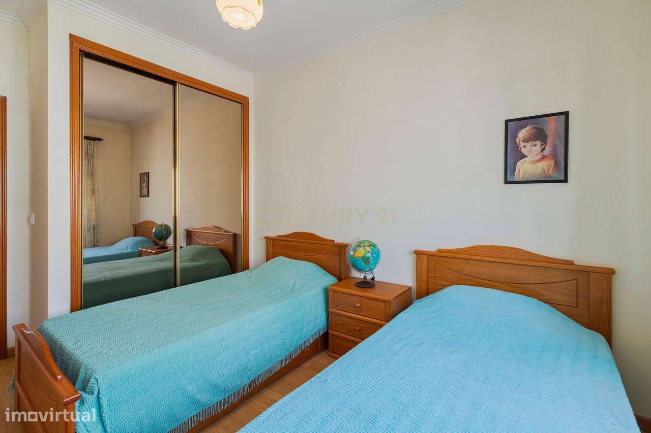 Apartamento T3  Feijó Almada Parque da Paz-17