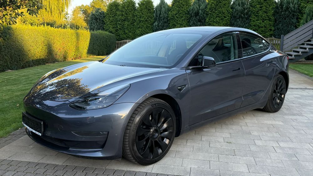 Tesla Model 3 Langstreckenbatterie Allradantrieb Dual Motor 2021