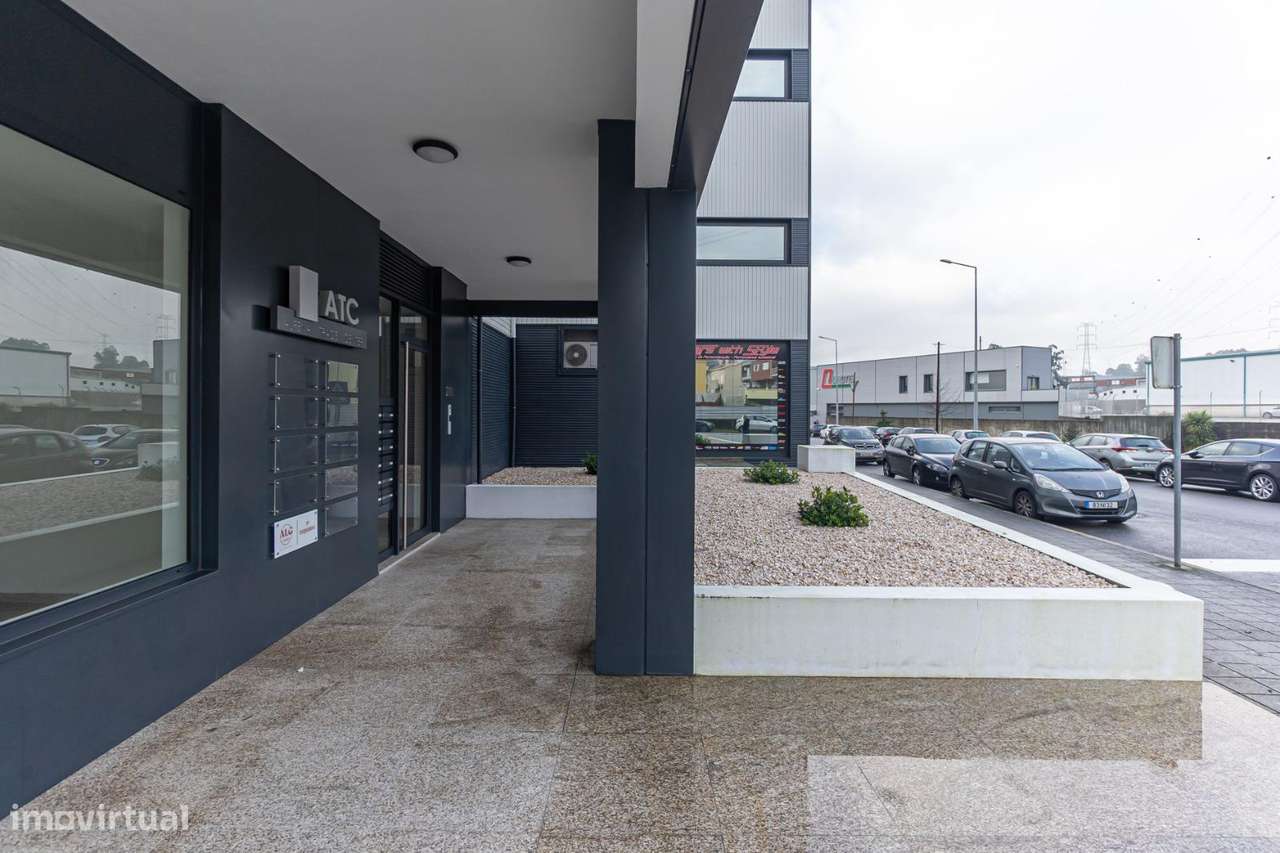 Loja Nova para RESTAURAÇÃO  na Zona Industrial  de Alfena - Grande imagem: 4/26