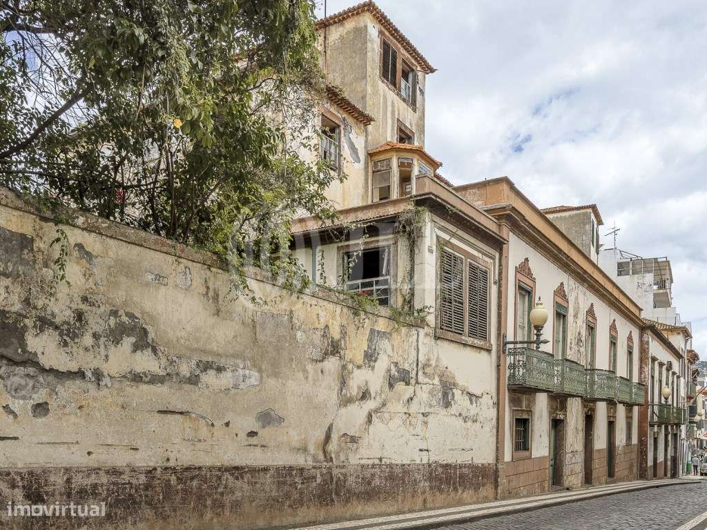 Prédio, no centro histórico do Funchal, Madeira - Grande imagem: 2/21