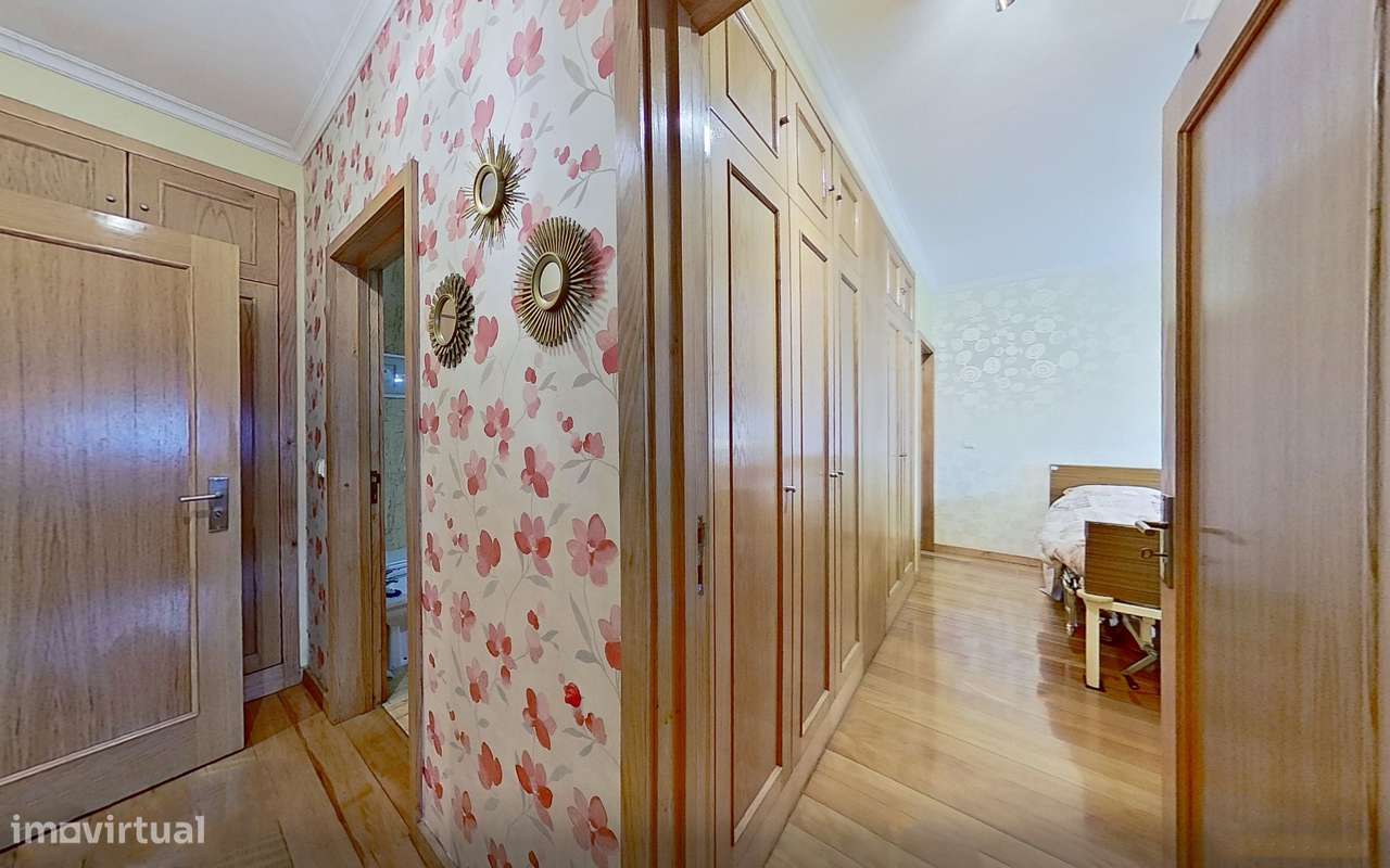 T2 Varanda | Suite | Garagem-16