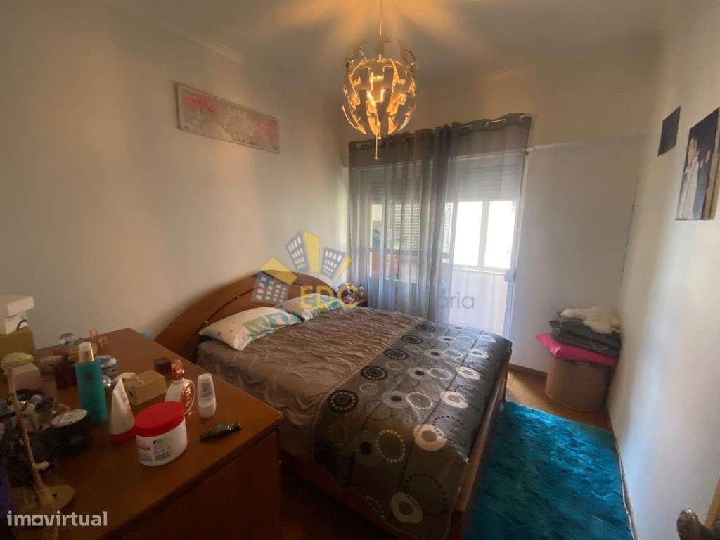 Apartamento T3 bastante soalheiro | Localizado em Camarate | Não pe...-9