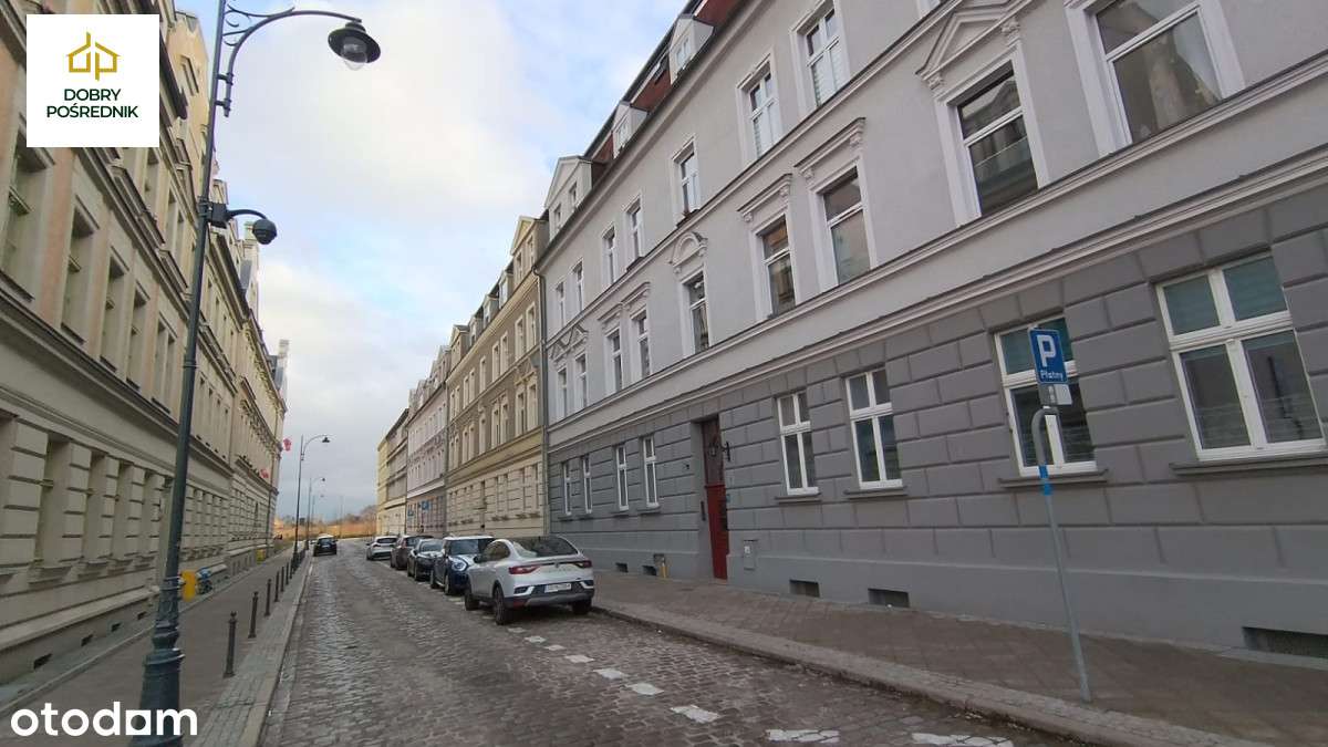 Okazja 3 Pokoje do remontu w odnowionej kamienicy-0