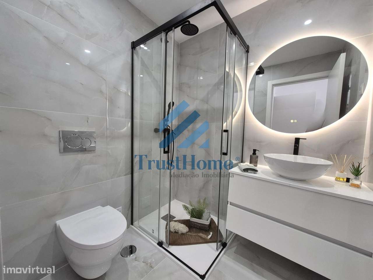 T2 Totalmente Remodelado c/ arrecadação 27m2 Benfica Lisboa-13