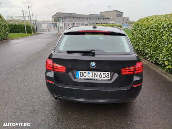 BMW Seria 5 520d Touring - 6