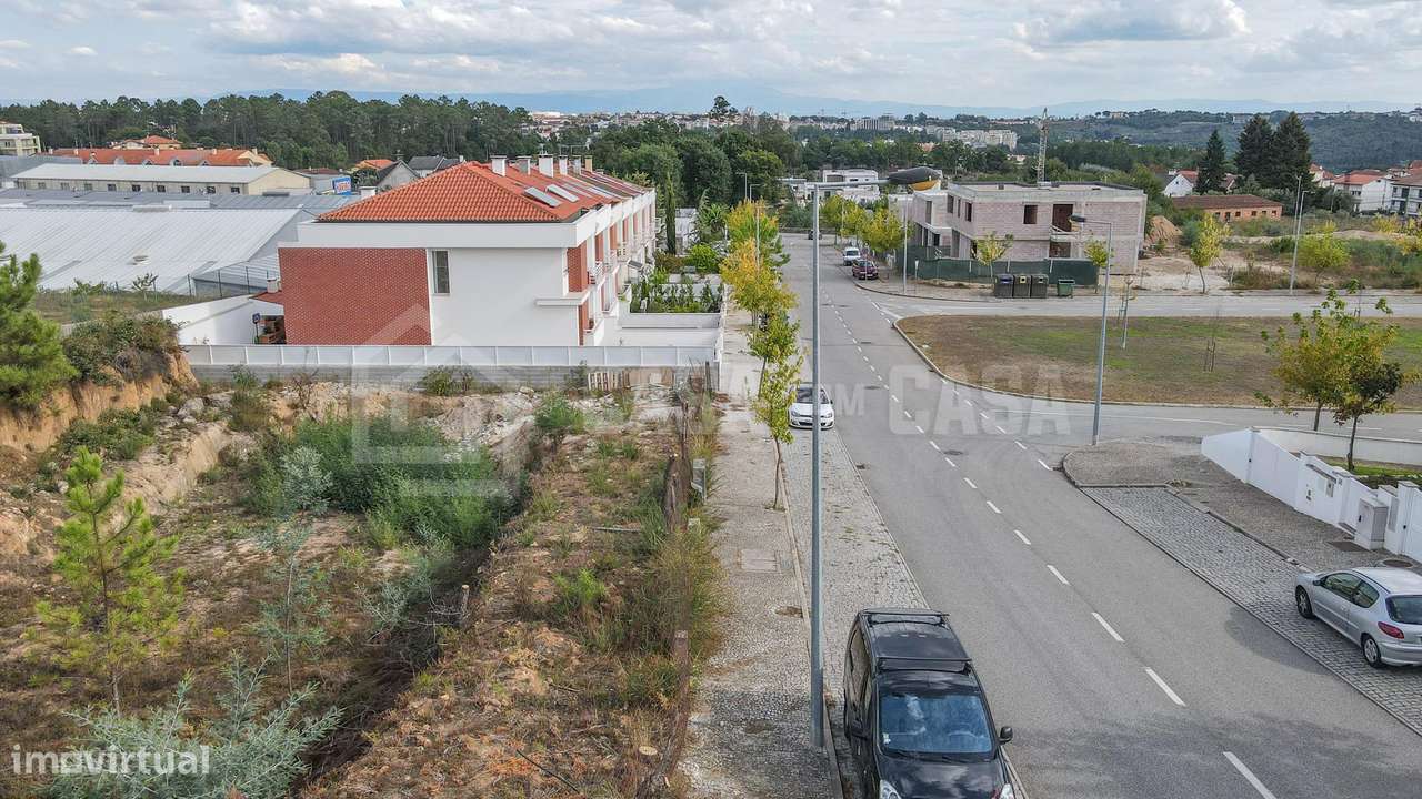 Lote de terreno urbano em Orgens - Grande imagem: 4/12