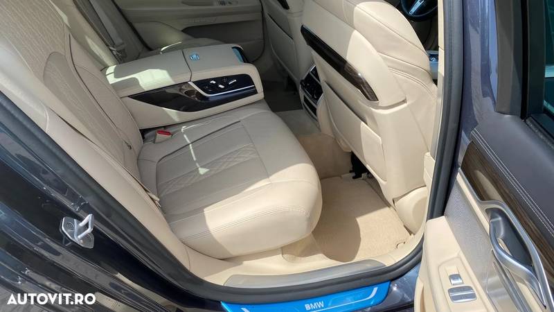 BMW Seria 7 740d xDrive - 30