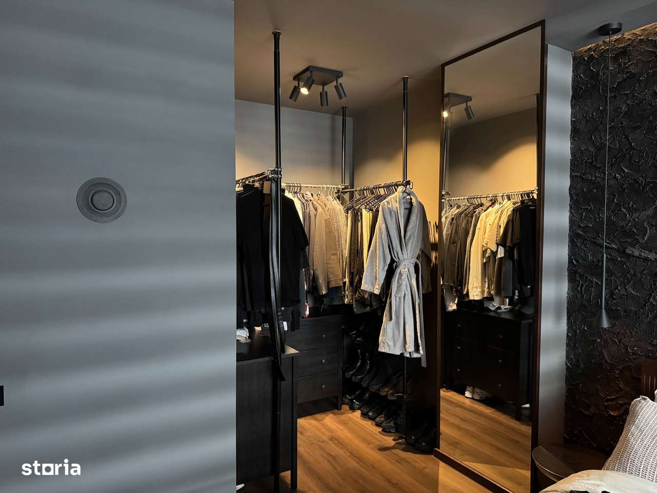 Smart Home de Lux, 3 Camere, Tehnologie Alexa & Philips Hue,  XCity-7