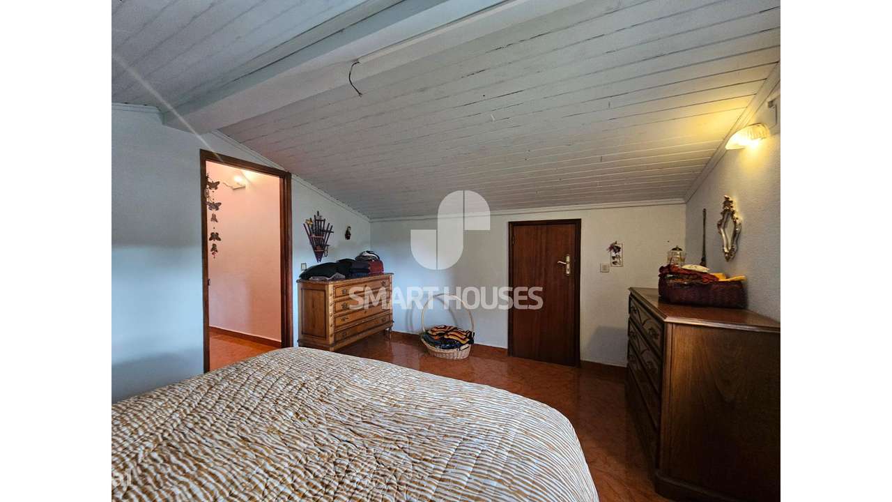 Moradia T3+1 em Avô c/ terreno-26