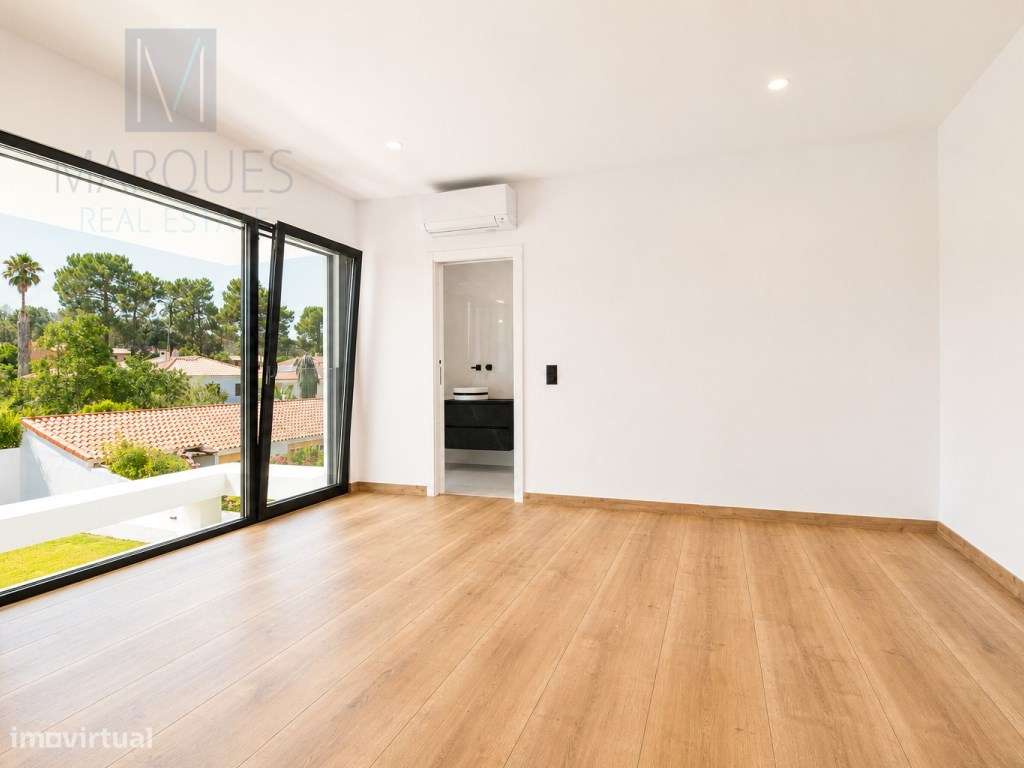 Moradia Isolada T4 com 3 Suites, Jardim e Piscina na Verdizela-28