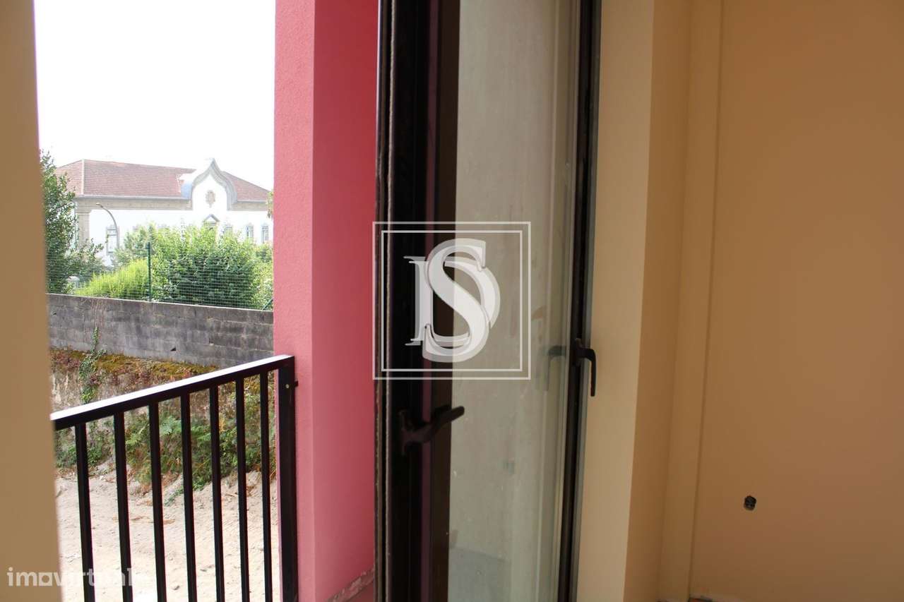 Apartamento T3 em Braga (São Vicente), em prédio reabilitado-17