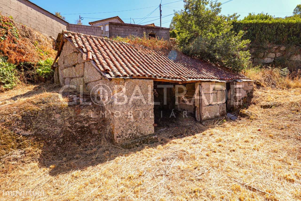 Conjunto Habitacional de 5 Moradias para Recuperar em Aboadela-40