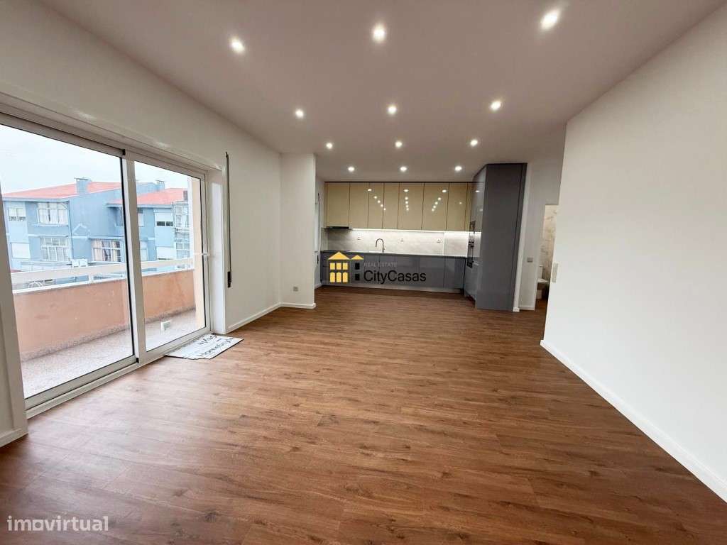 T3 Renovado c/ Garagem em Águas Santas - Grande imagem: 4/24