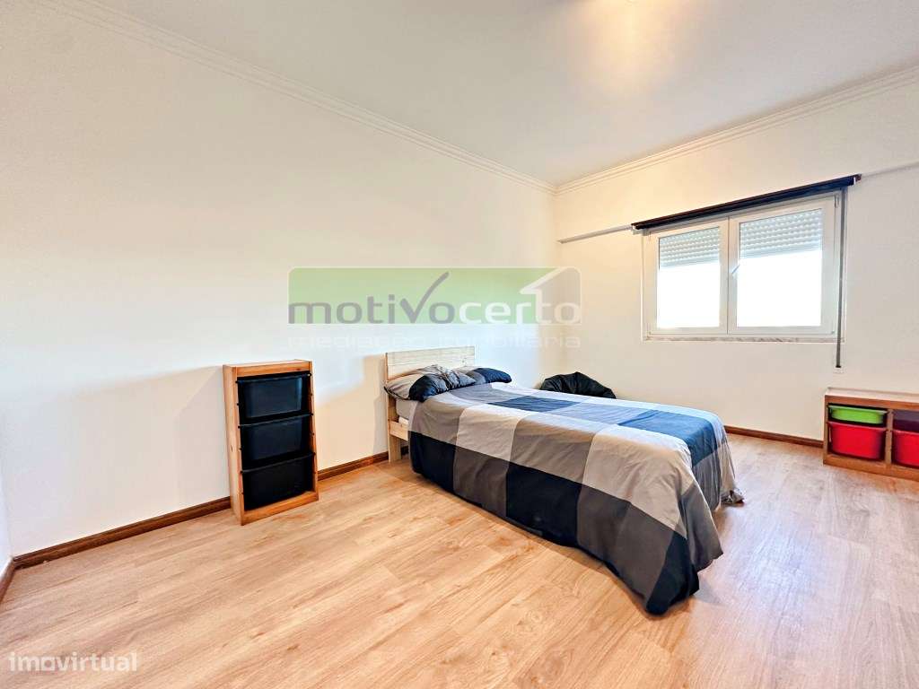 T2 Luminoso no Cacém com Varanda. Perto da Escola Secundária Gama B...-14