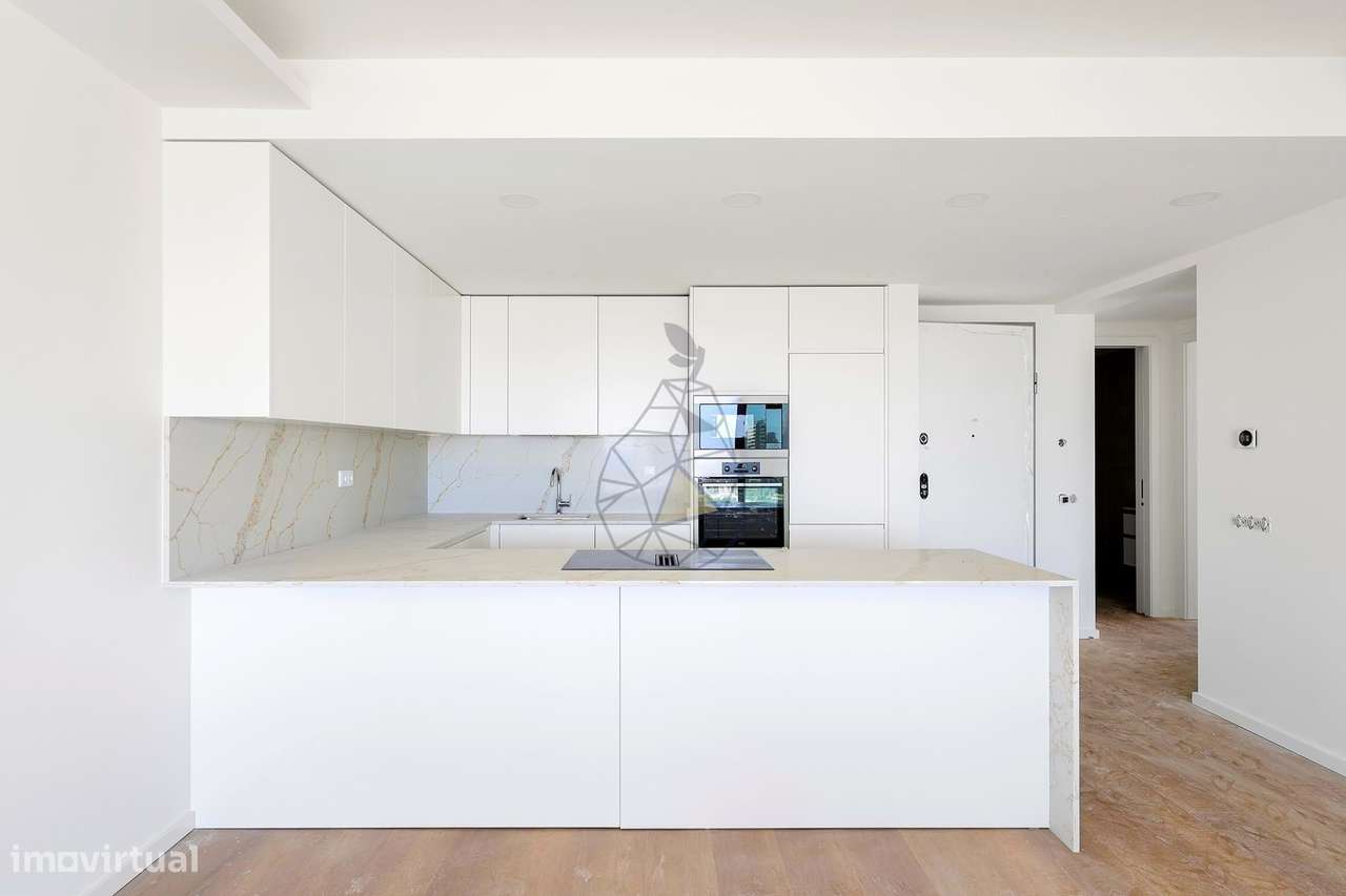 Apartamento T2 novo em condomínio fechado com piscina e garagem em Alv - Grande imagem: 5/36