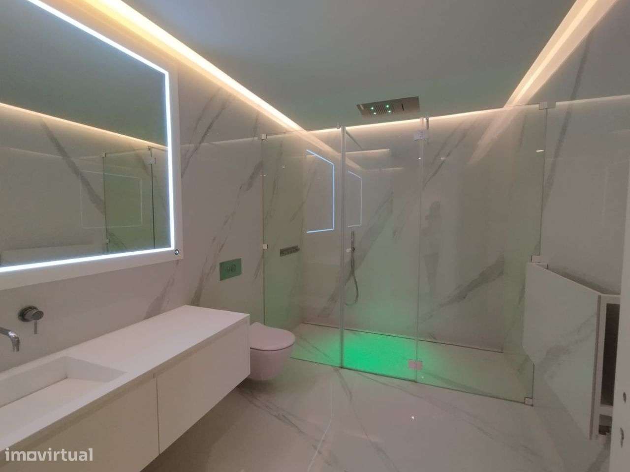 Moradia de Luxo a Estrear no Coração da Quinta da Marinha Sul-17