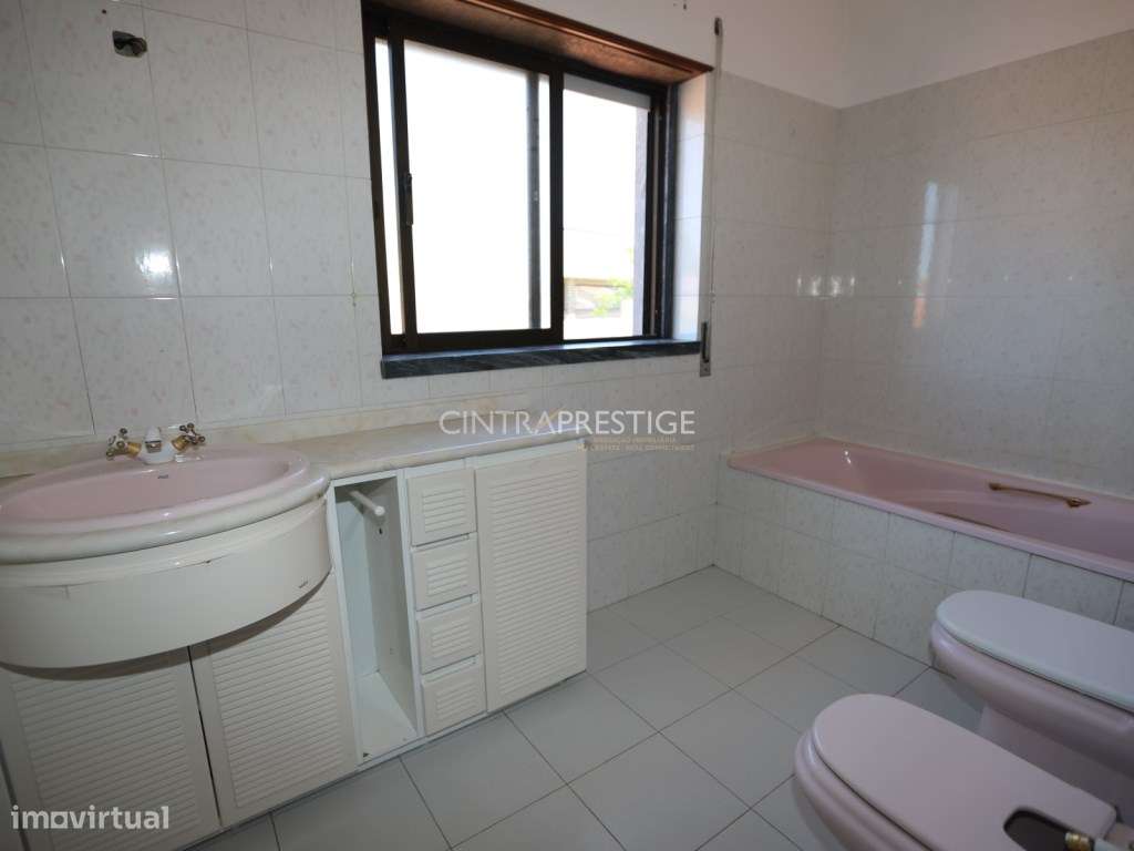 Lourel -Moradia T4 com sotão , garagem e churrasqueira - Conforto, ...-34