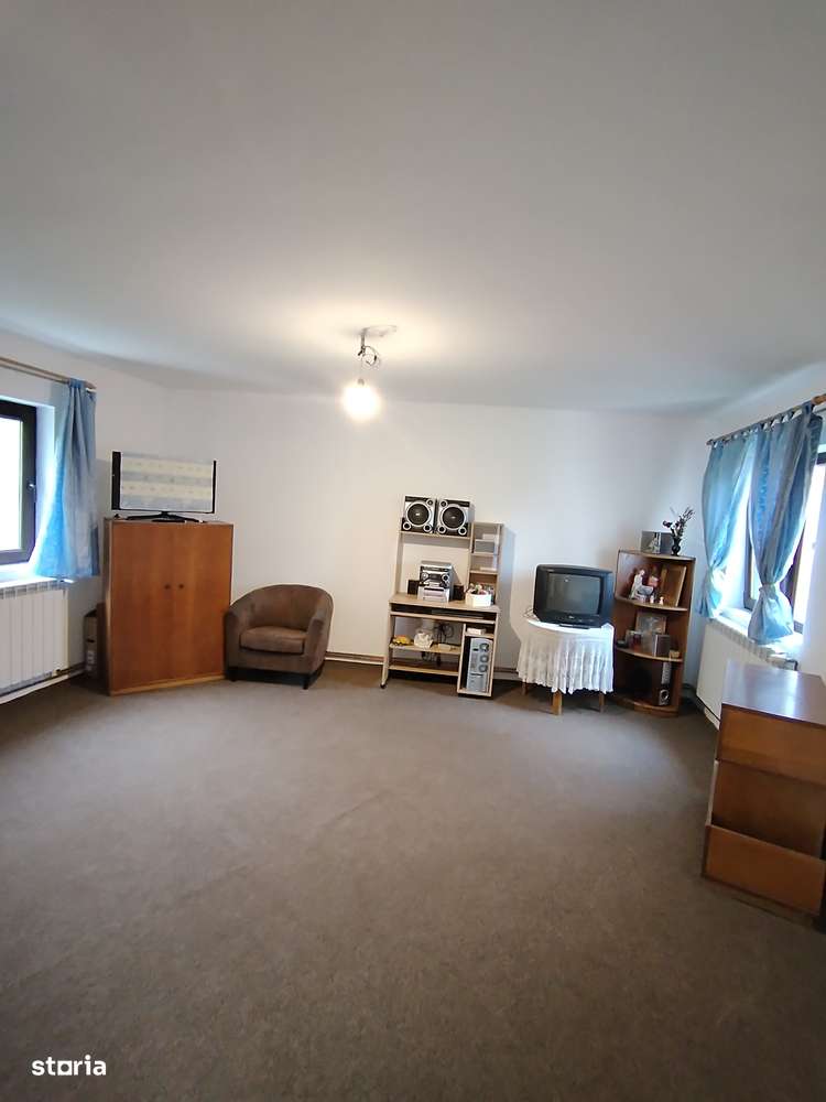 Casa D+P+M, D, 150 mp, teren 700 mp, Bratuleni, în spate la Metro-4