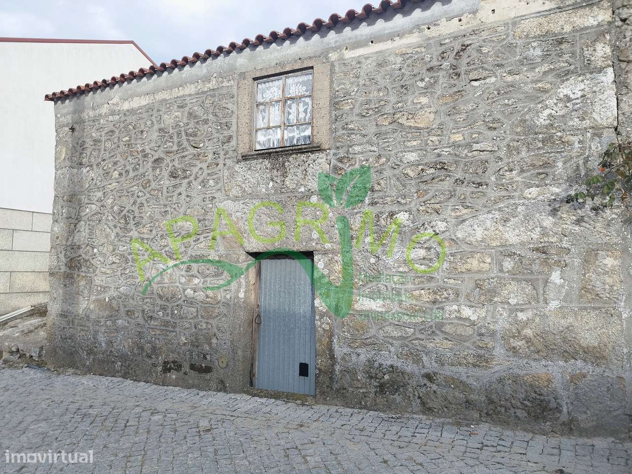 Moradia para reconstrução no centro de Penedono-3