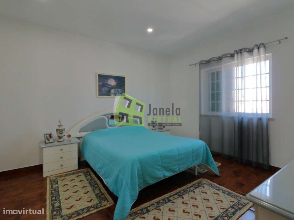 Moradia T4 com Quintal e Garagem - Quinta do Conde-19