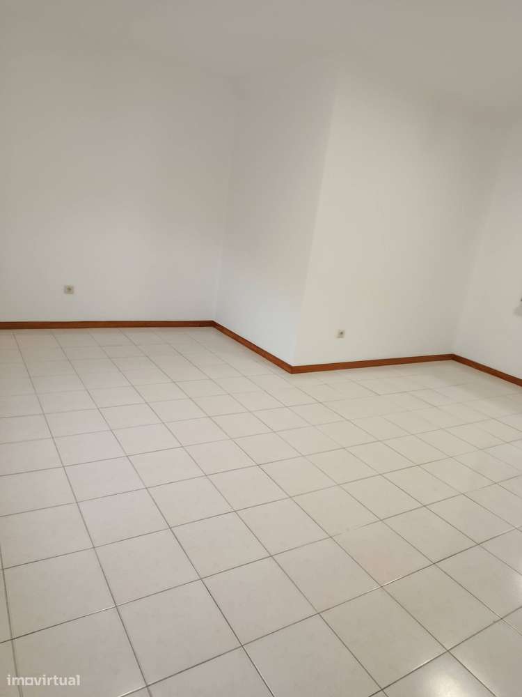 Apartamento T1, com lugar de garagem, Canidelo-9