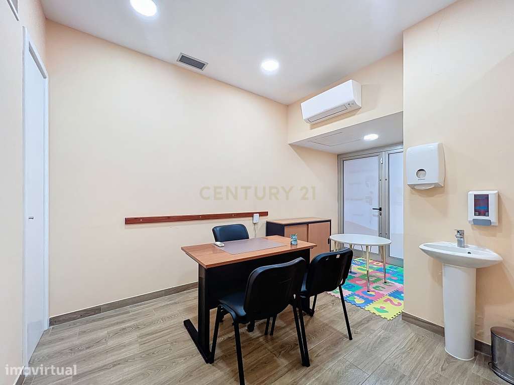 Oportunidade Única: Venda de Clínica em Pleno Funcionamento na Lagoa –-19