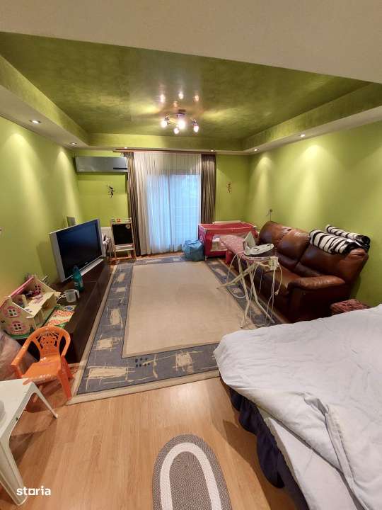 Vanzare- Casa cu etaj, str. Branduselor - Imagine principală: 4/15