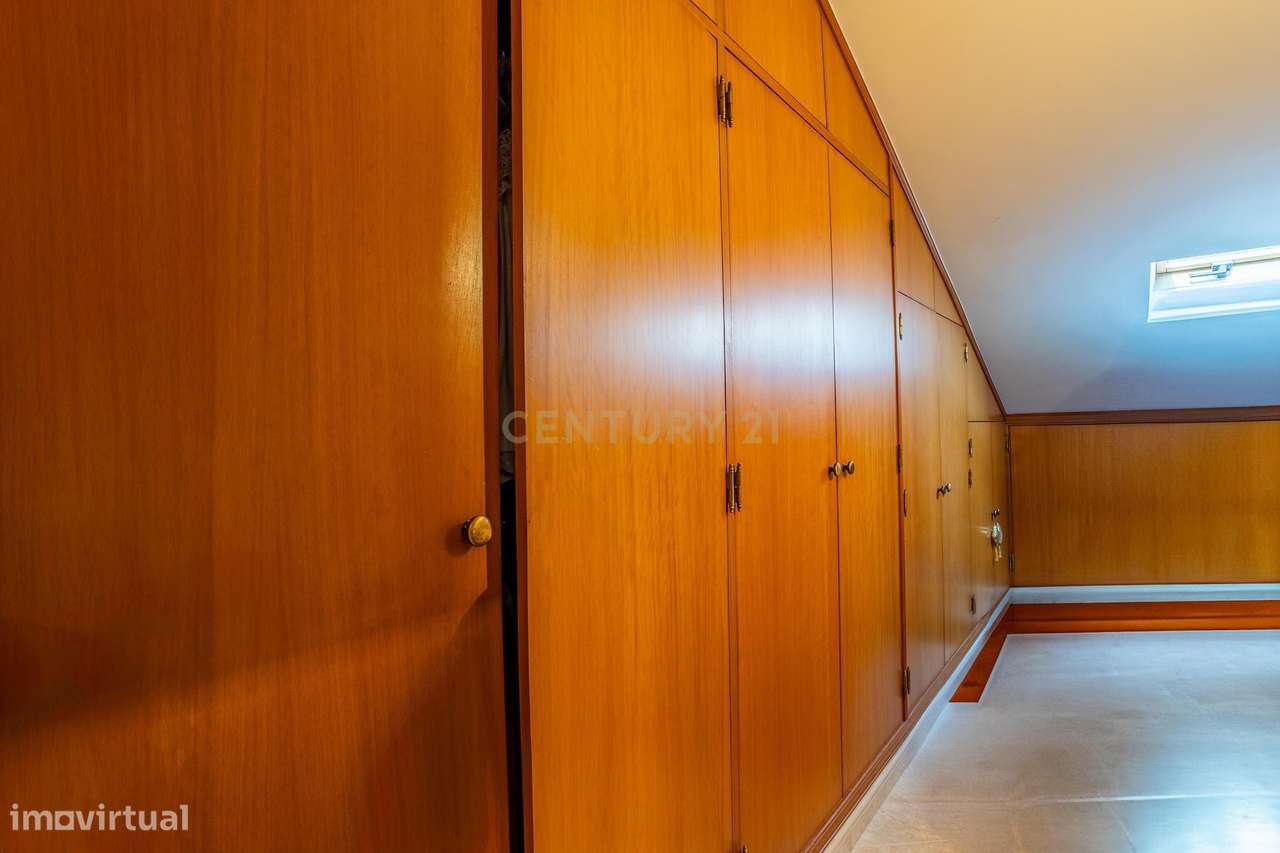 Duplex T3+2 c/ garagem no Samouco - Grande imagem: 5/16