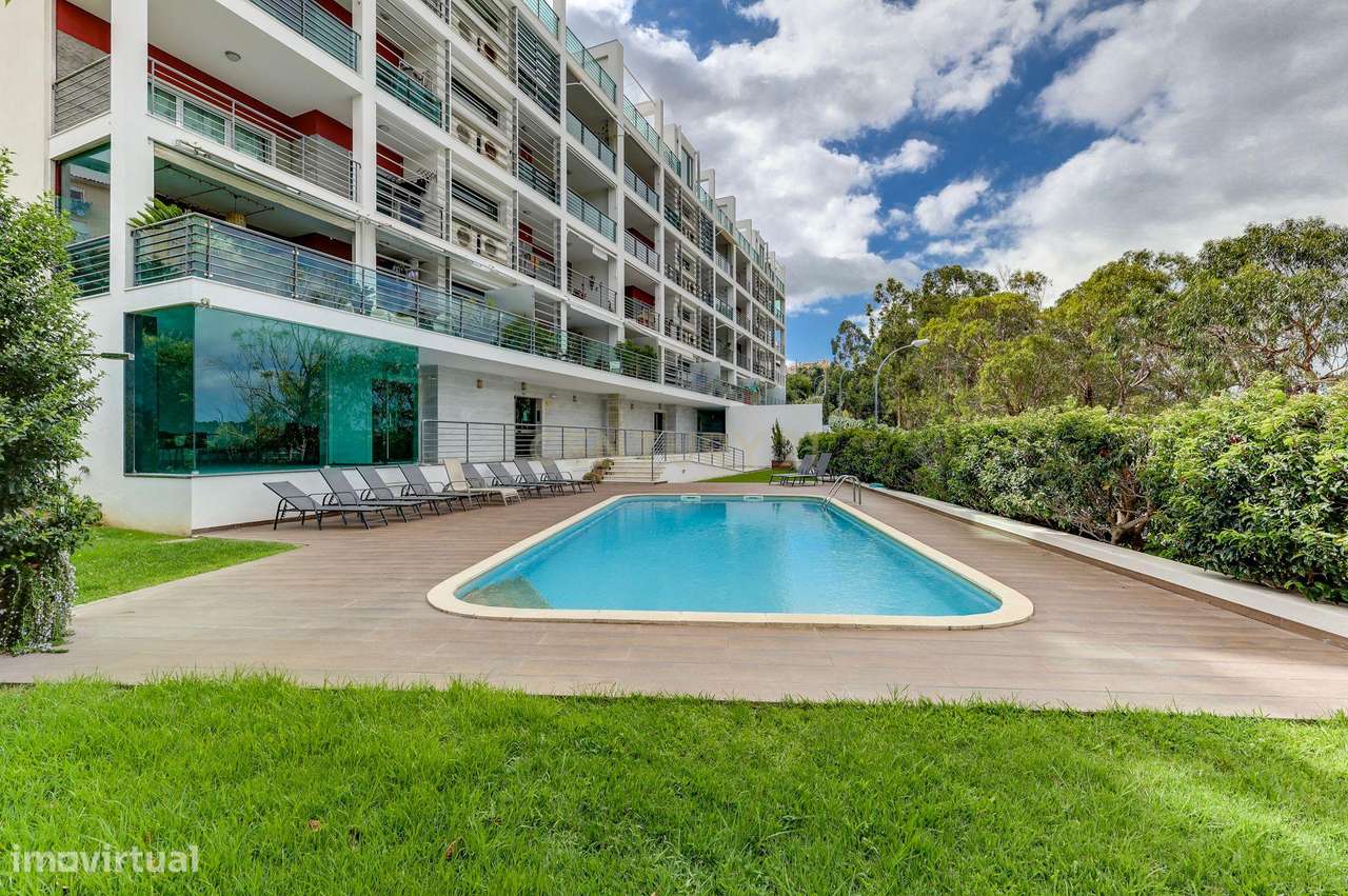Apartamento T3 com vista panorâmica sobre o Jamor em condomínio fechad-22