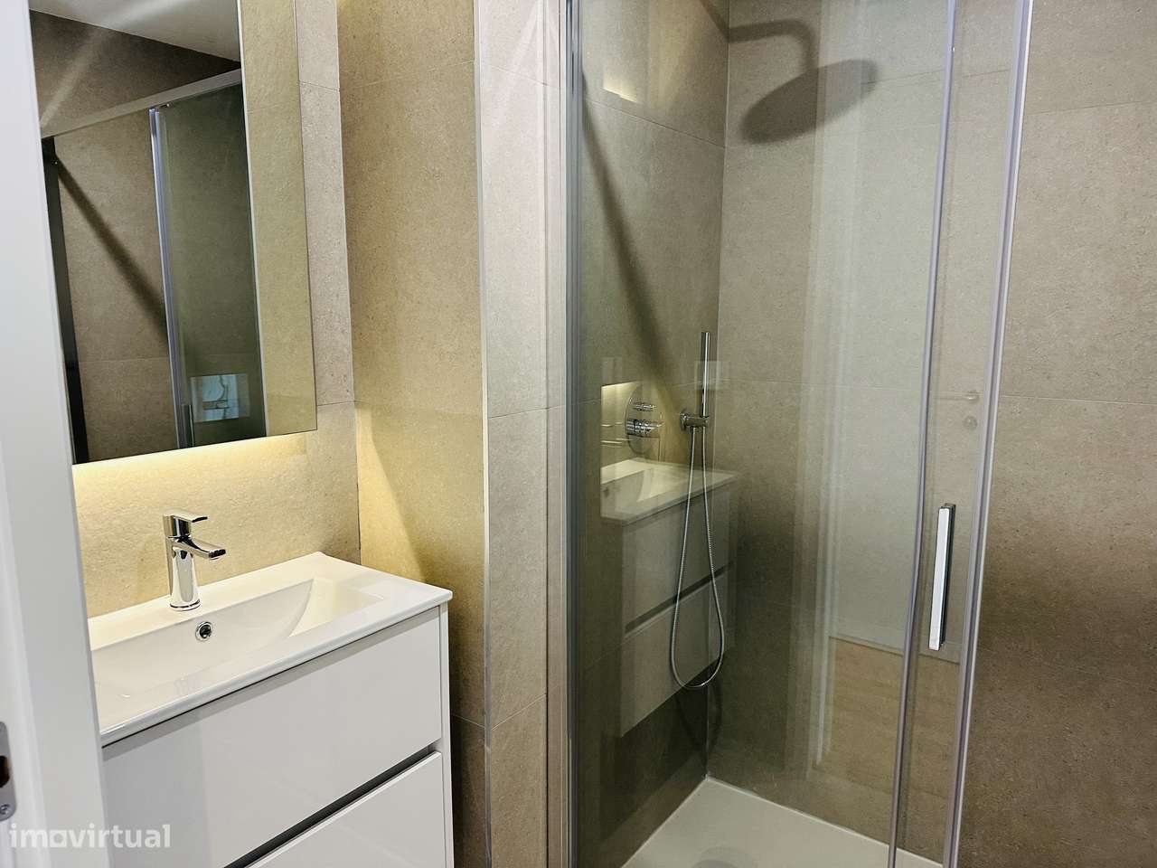 T2 luminoso com 2 estacionamentos (última fração disponível)-15