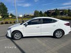 Hyundai Elantra 1.6 Classic Plus - 3