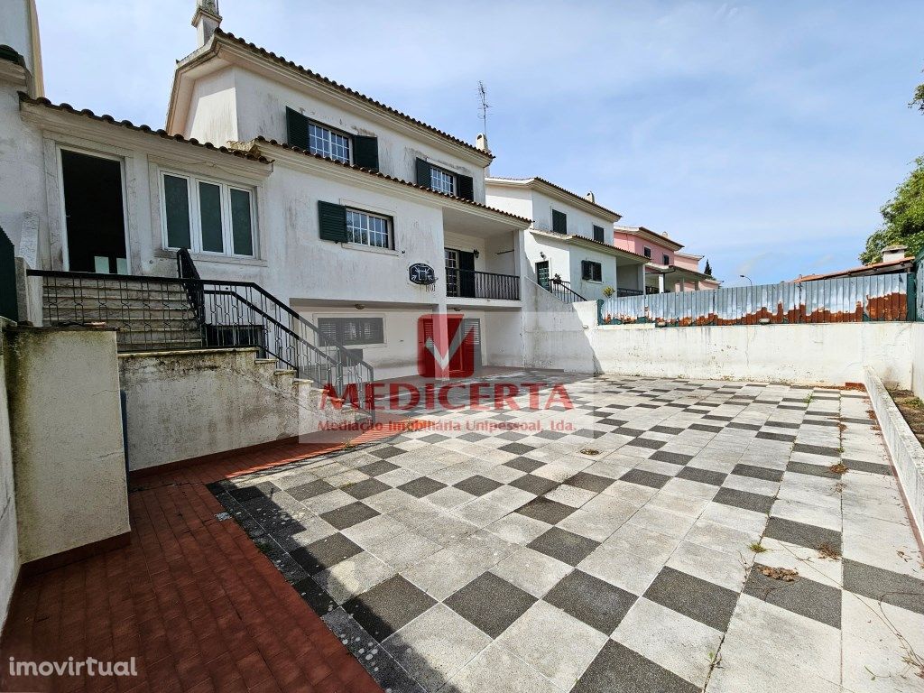 Oeiras Leceia - Moradia T-7 TRIPLEX +...