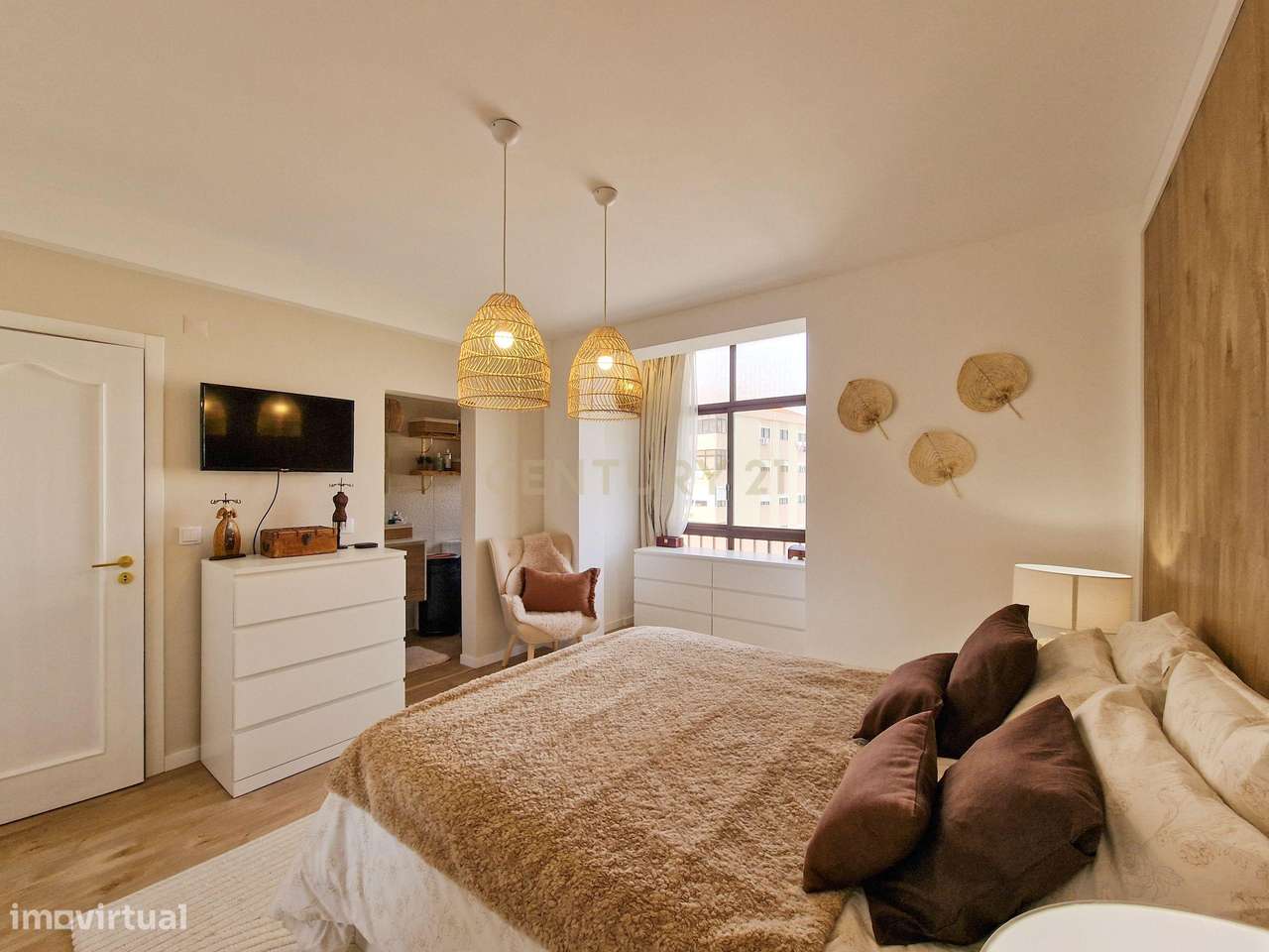 Excelente apartamento de 4 assoalhadas RENOVADO recentemente, com ampl-22