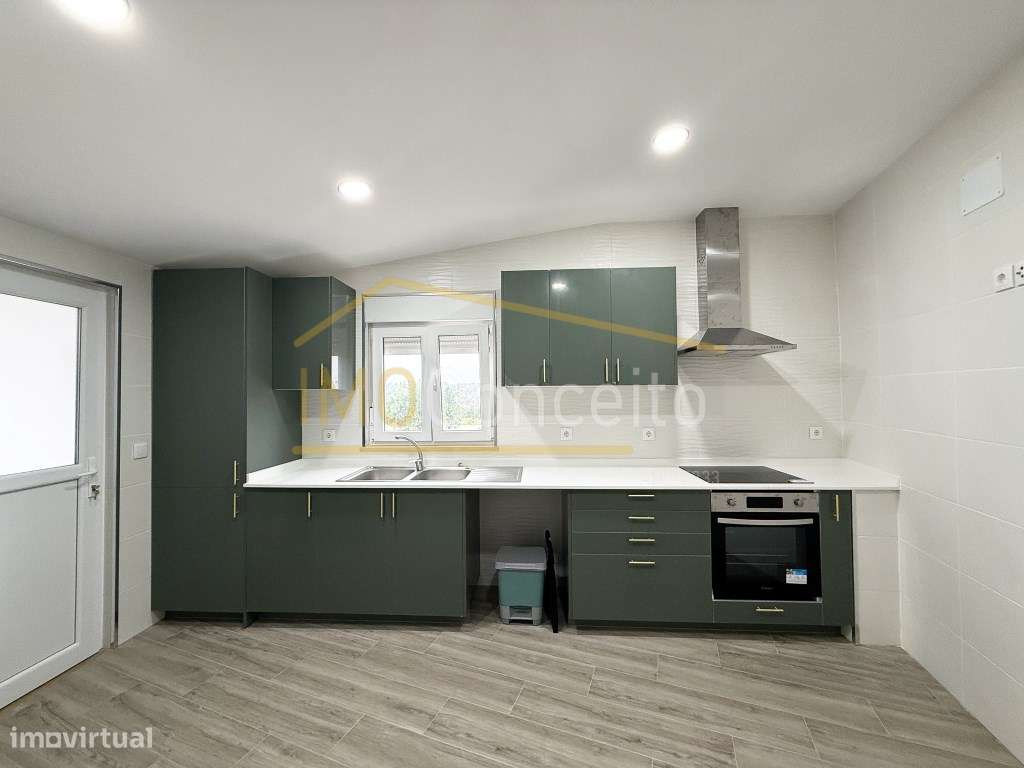 Moradia T2 | Terreno e Totalmente Renovada - Torres Novas - Grande imagem: 3/20