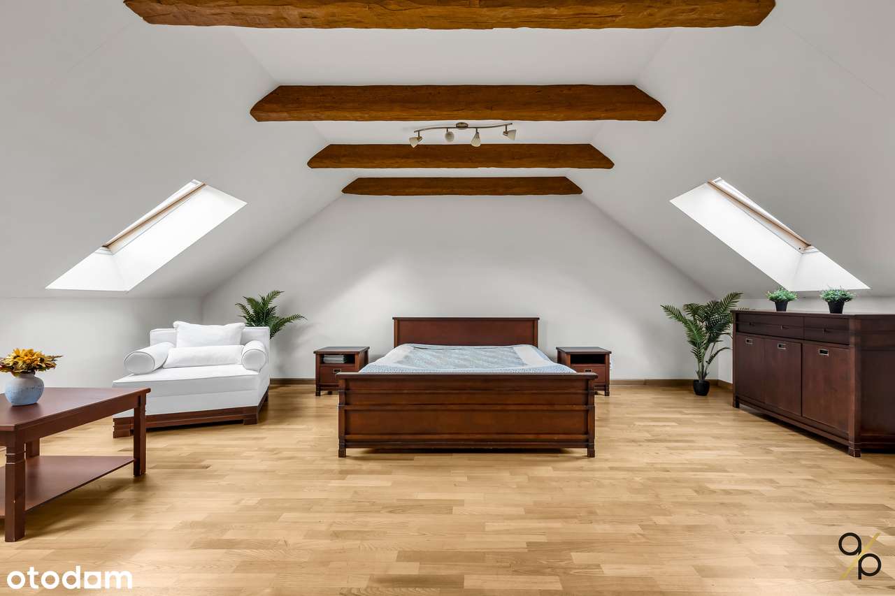 Przestronny dom przy lesie z 2 garażami i użytkowym poddaszem-7