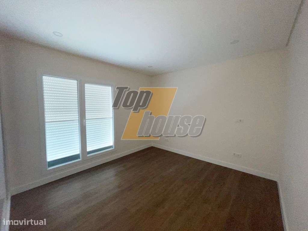 Apartamento T2 novo com parqueamento - Costa de Caparica-7