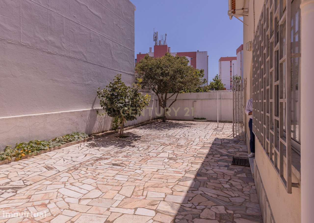 Moradia Isolada T4 com garagem p/2 carros em Matarraque/Cascais - Grande imagem: 4/60