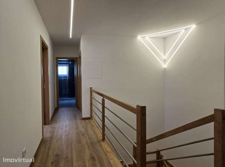 T3 Remodelado, com cozinha equipada às Portas de Benfica-5