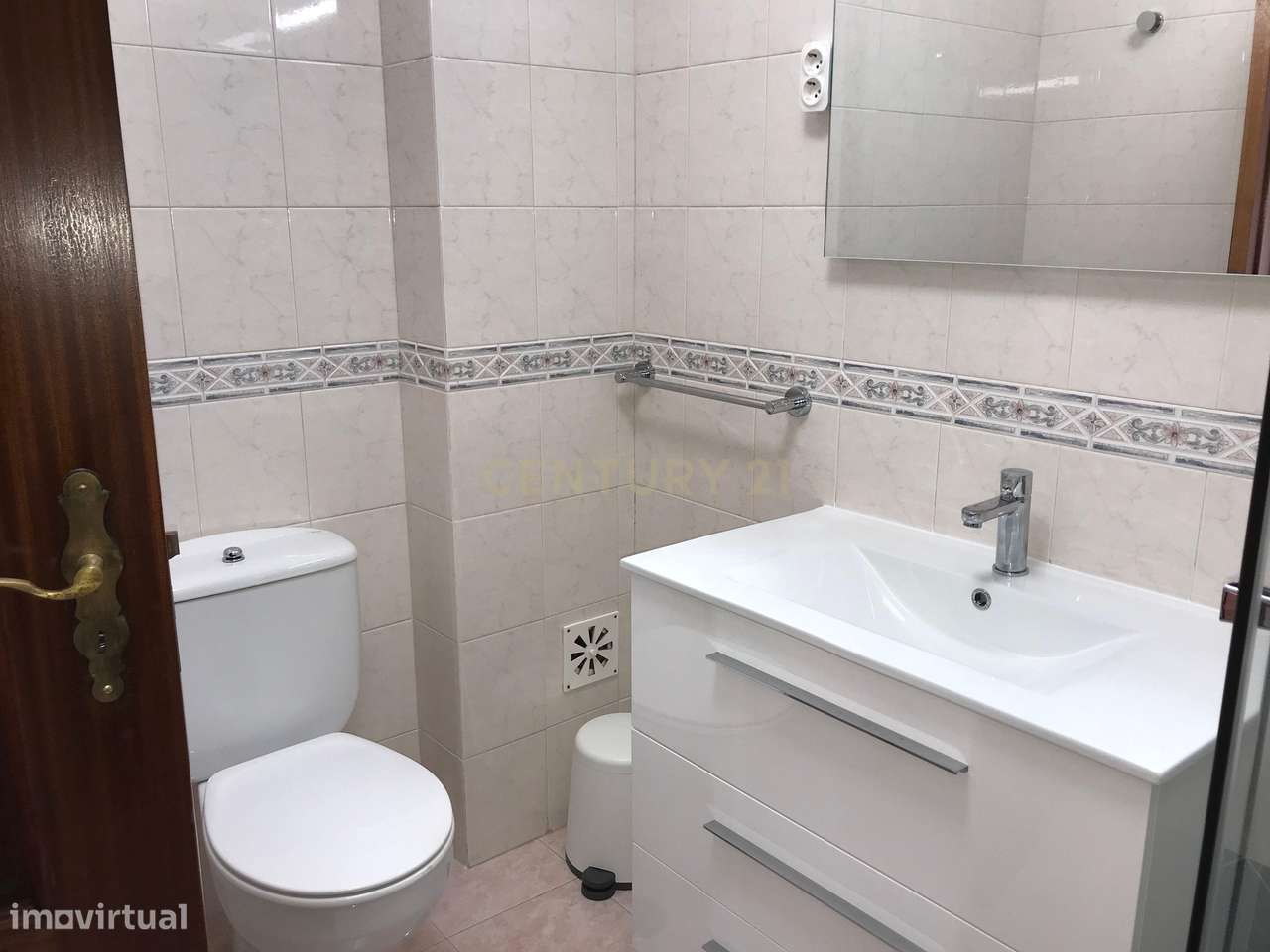 T3 Renovado com Vista Mar | Suíte | Box Fechada | Ericeira-38