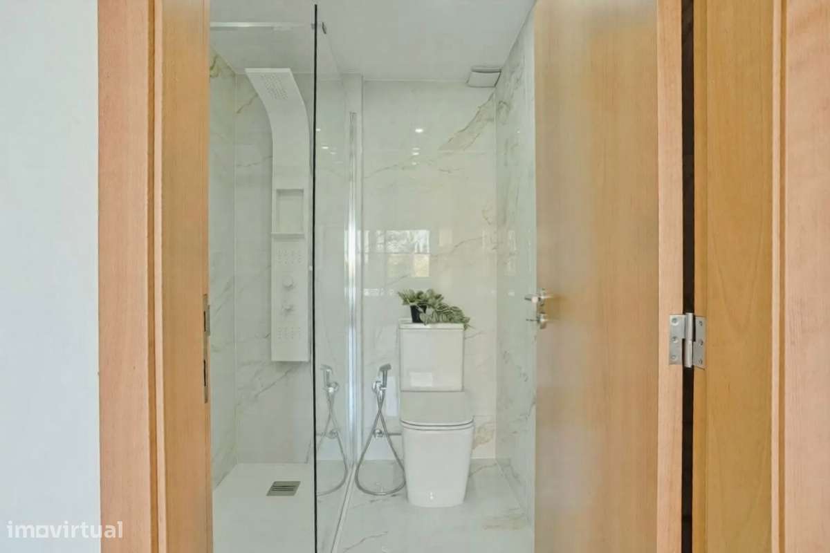 T2 Renovado Excelente Luminosidade, Varandas e Acabamentos Modernos-19