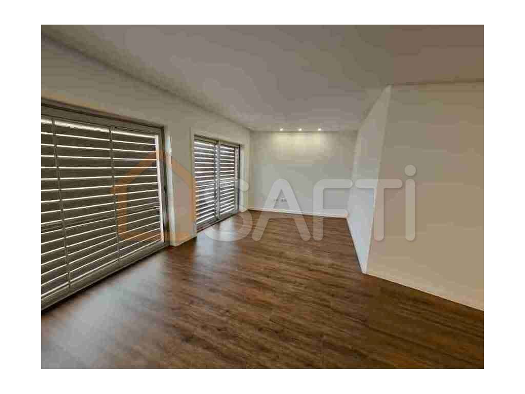 EXCELENTE APARTAMENTO T4 DUPLEX COM TERRAÇO E VISTA DE MAR - ESPINHO - Grande imagem: 5/14