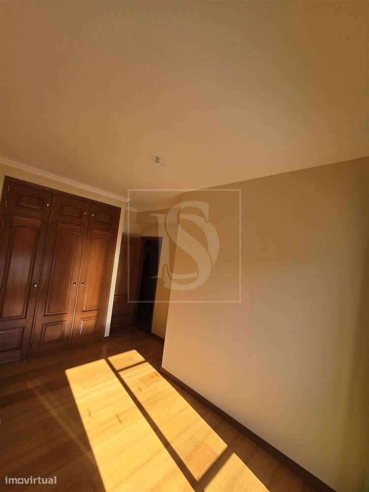 Apartamento T3 com Garagem  em Torres Novas-16