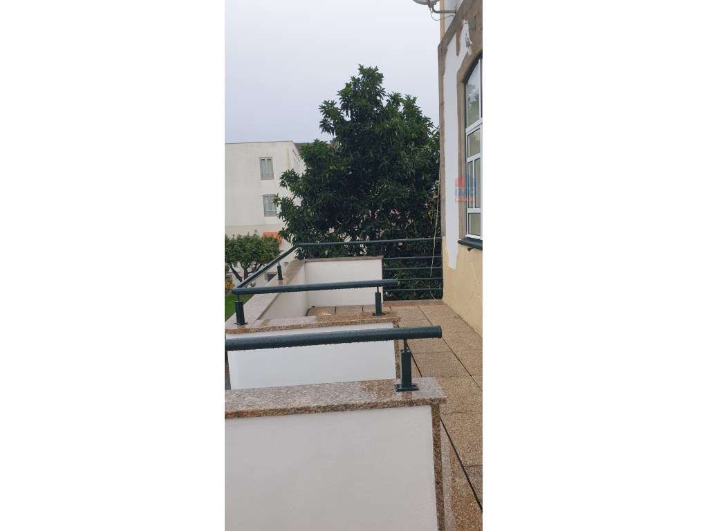 Imponente moradia com amplo terreno no coração de Sta. Marta de Pen...-54