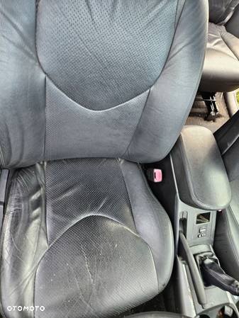 Toyota RAV4 06-12 siedzenia fotele skórzane kanapa van - 4
